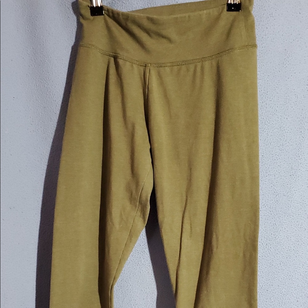 Brand: Arie size: s color: green